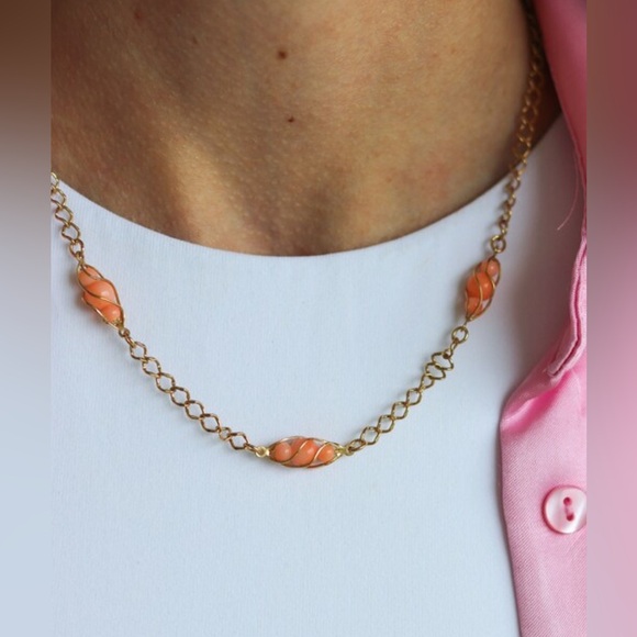 Avon Jewelry - Vtg Avon Coral
chain Necklace